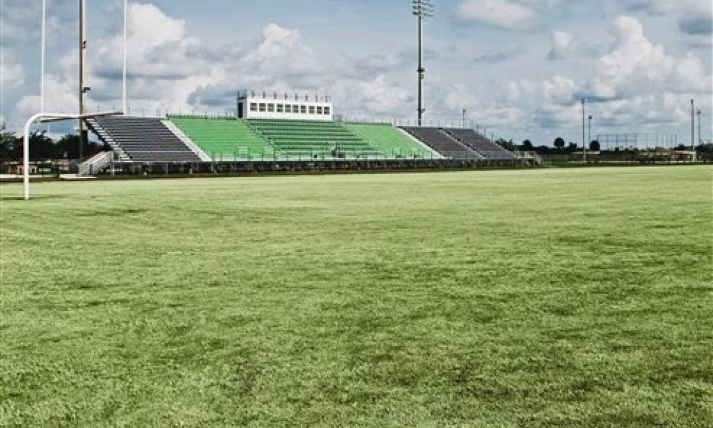 Damon Hodges Plays Football on Prosthetic Legs